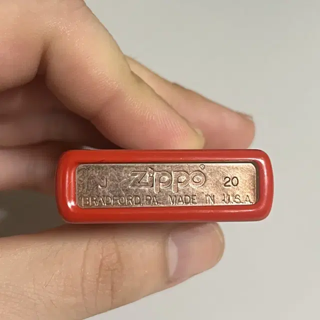 슈프림 zippo 라이터 (라이터기름 + 추가 부싯돌 2개)