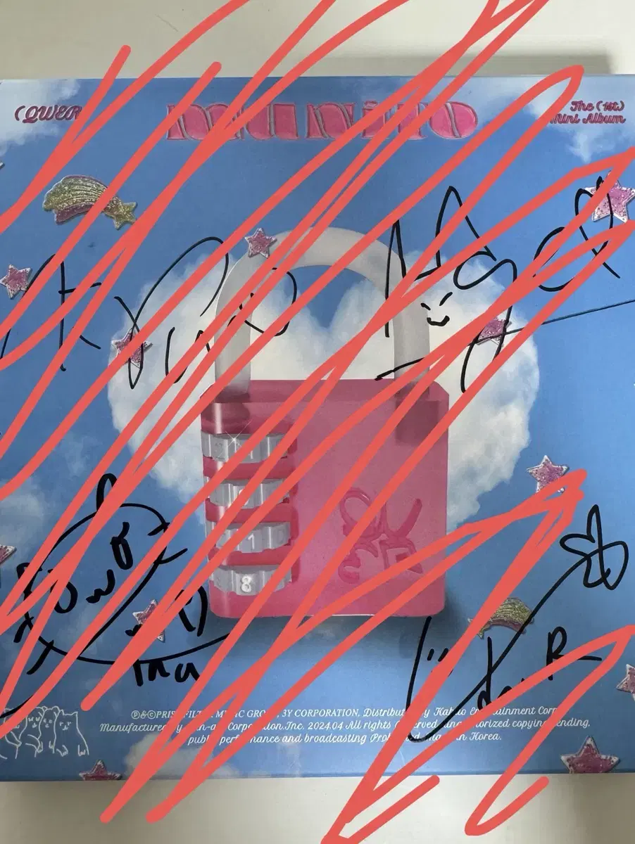 QWER Manito Signed Album