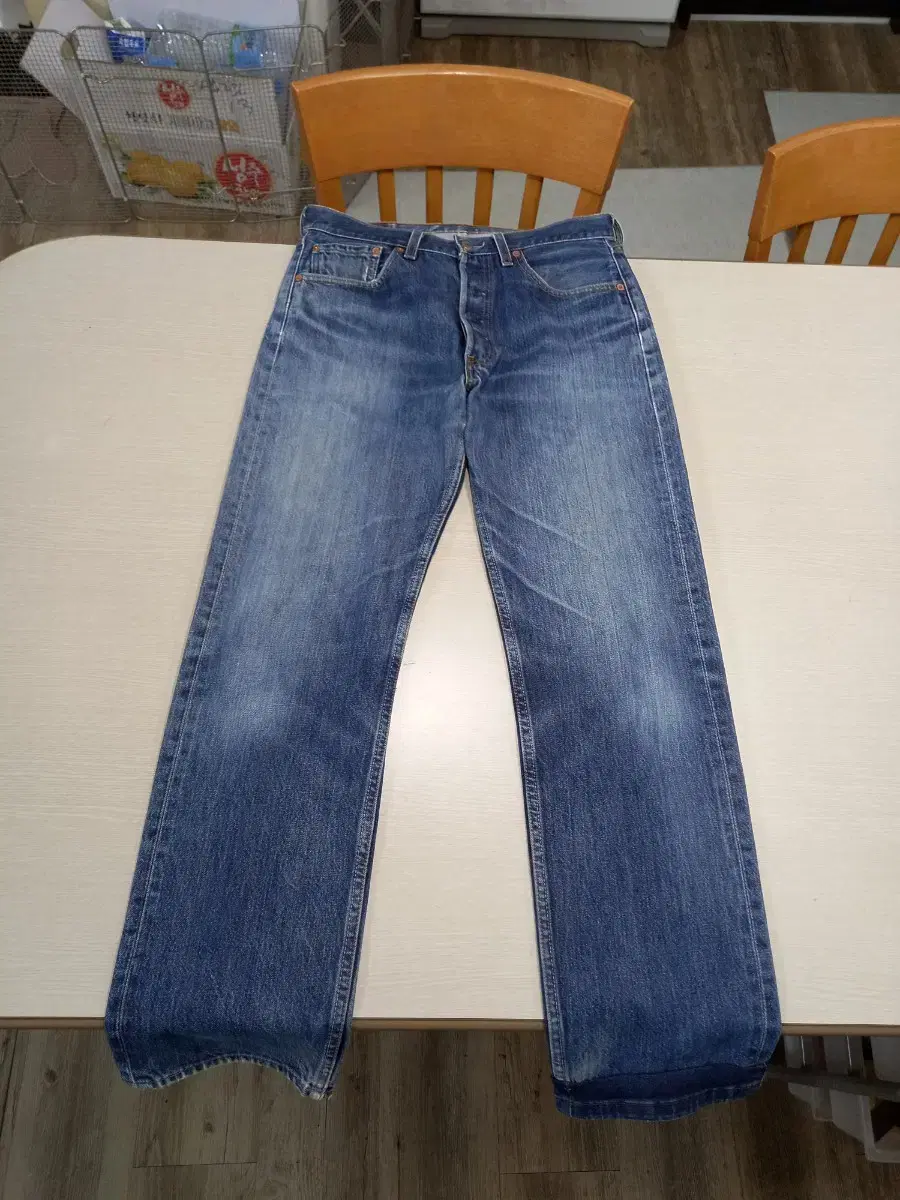 32 90's Levi's 501xx USA dated jin 32-08