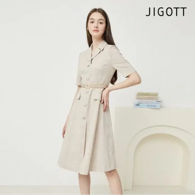 22SS JIGOTT 브이넥 칼라 플랩 장식 원피스