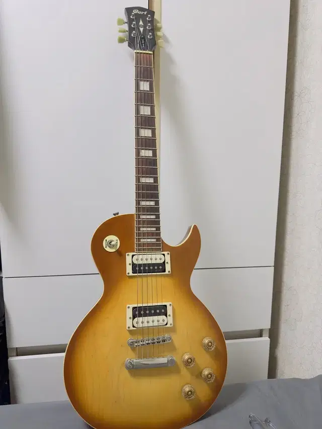 콘트 lespaul model cr300 팝니다