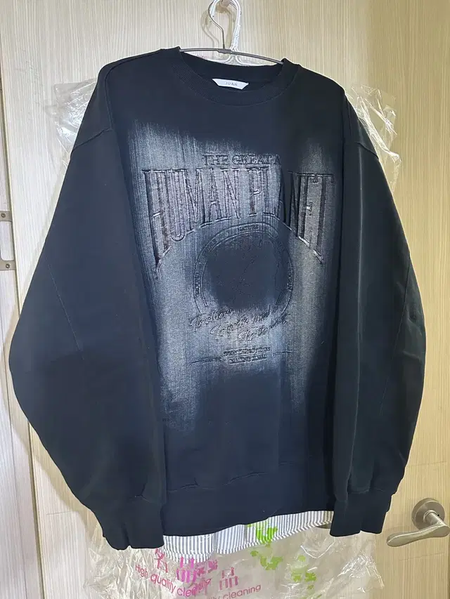 주앙옴므 HUMAN PLANET SWEAT SHIRT