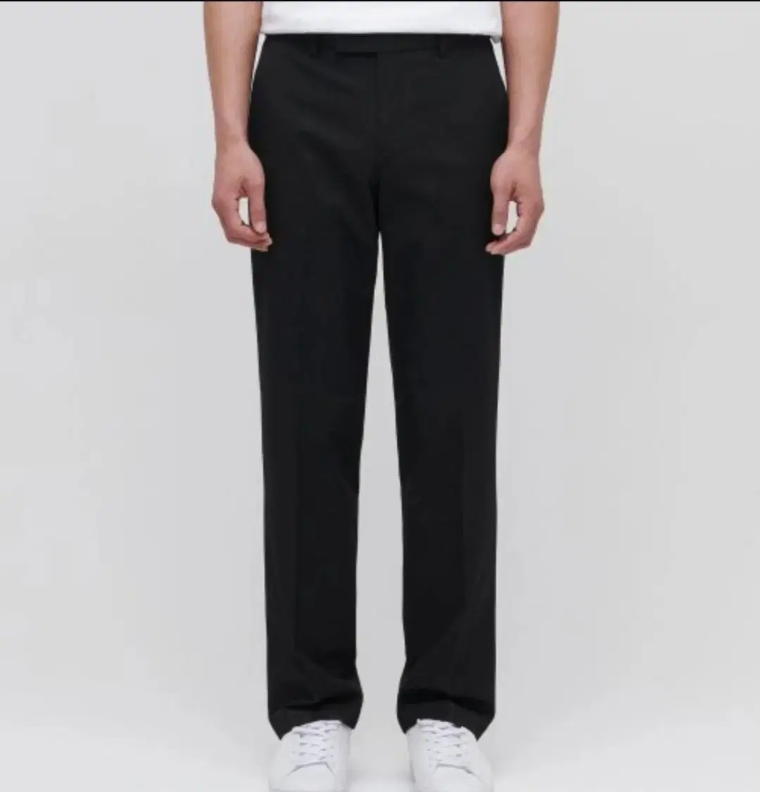 Unsealed, unworn, standard semi-wide slacks 32