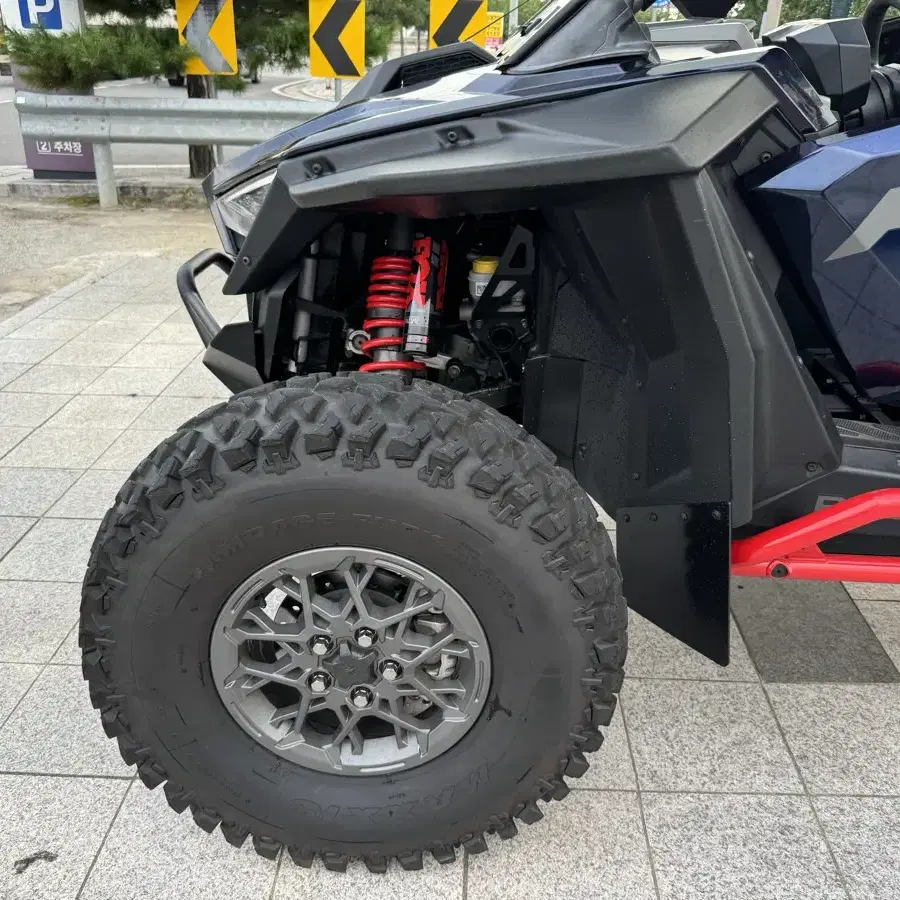 2023년식 폴라리스 RZR PRO R 중고 판매힙니다