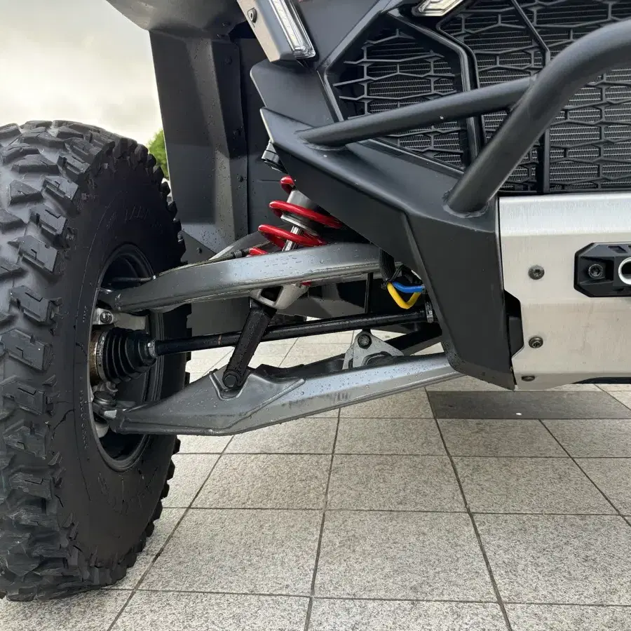 2023년식 폴라리스 RZR PRO R 중고 판매힙니다