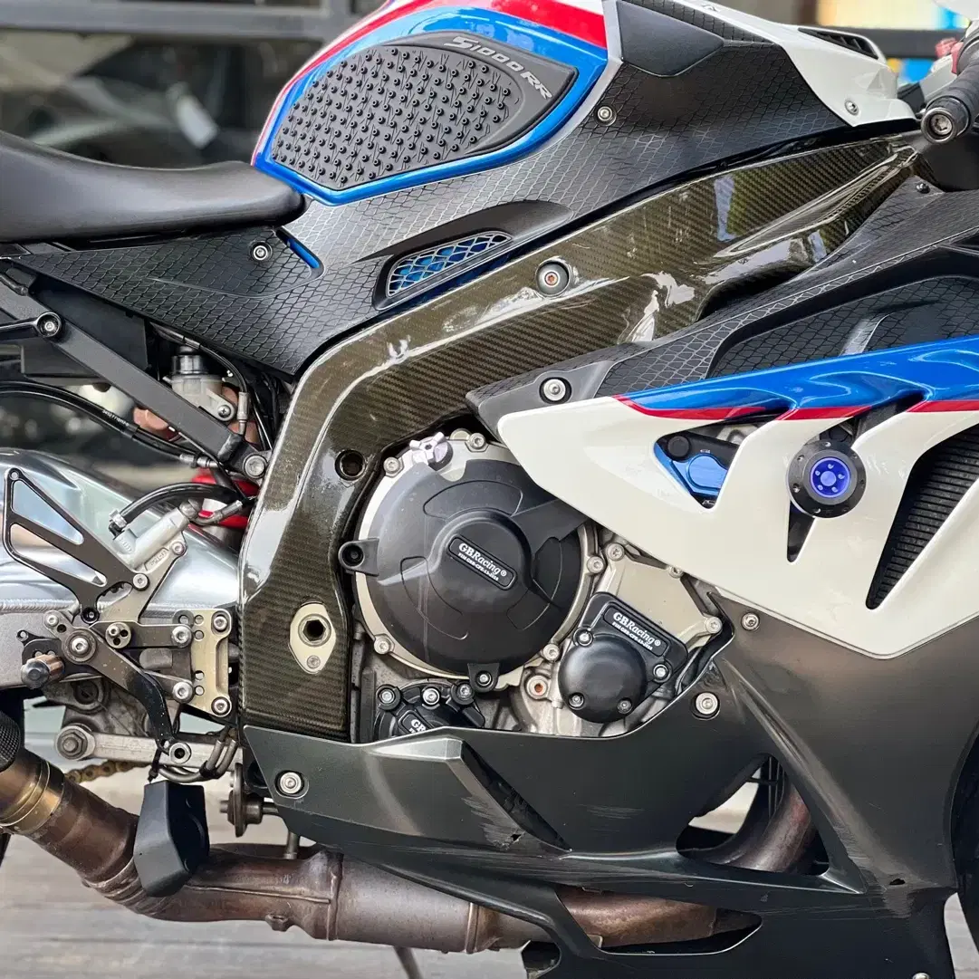 bmw s1000rr 2013년식 아크라 풀배기 스폐셜카울 판매