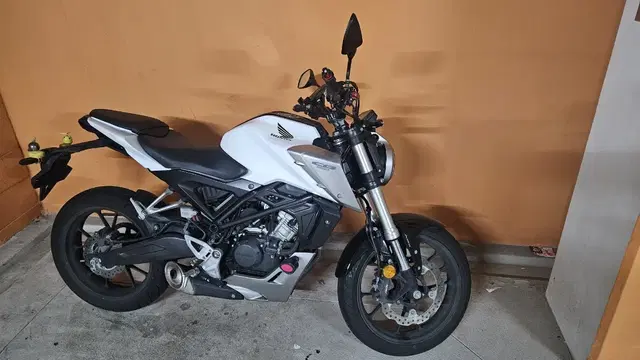 cb125r 18년식 판매합니다