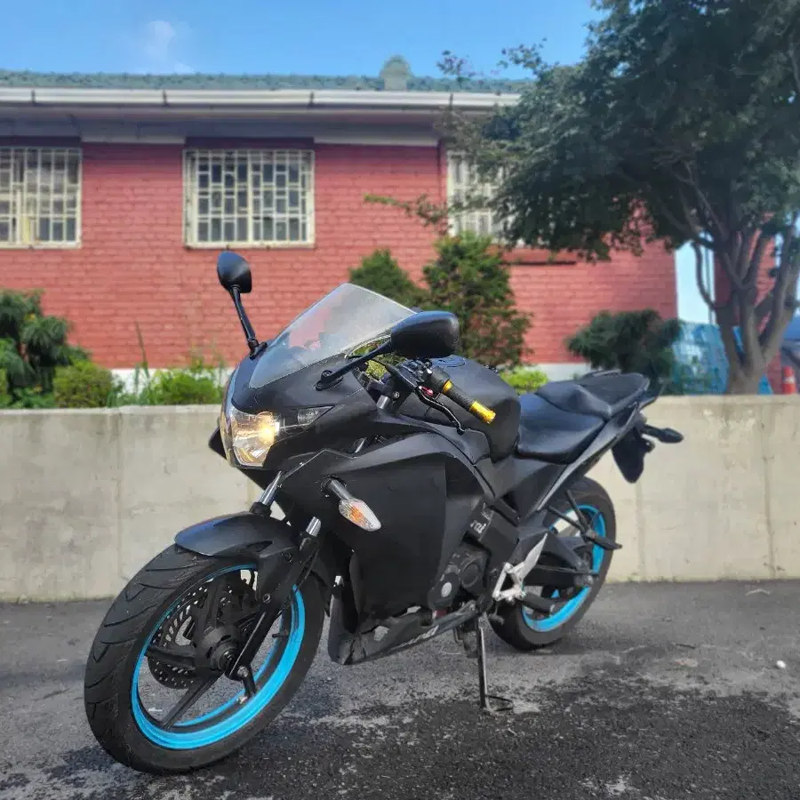 14년식 cbr 125 판매합니다.