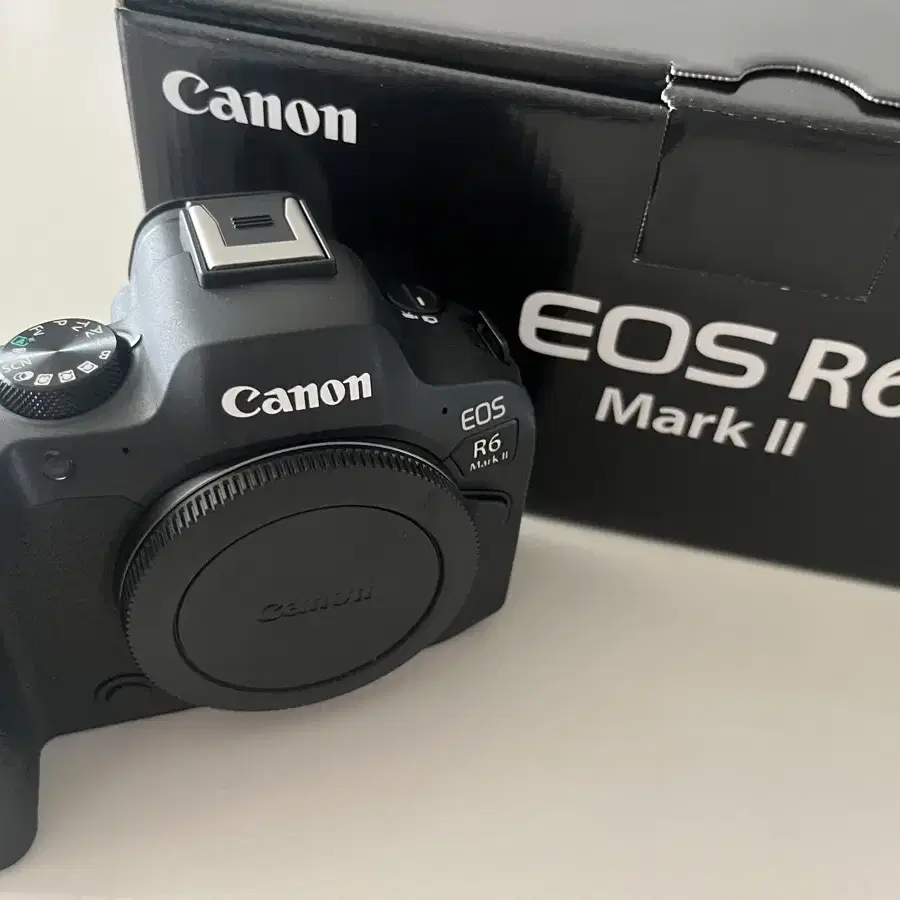 캐논 r6mark2 알육막투 canon 거의 새상품입니다.