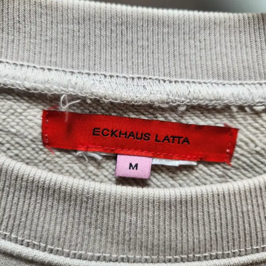 에크하우스 라타 ECKHAUS LATTA  라운드 티셔츠  m사이즈