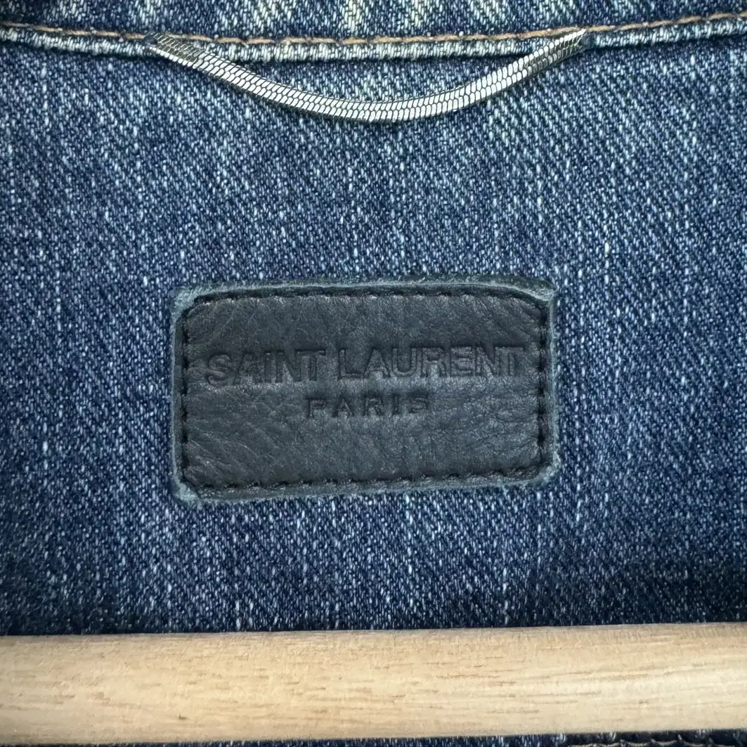 SAINT LAURENT PARIS 생로랑 샤크 패치 청자켓