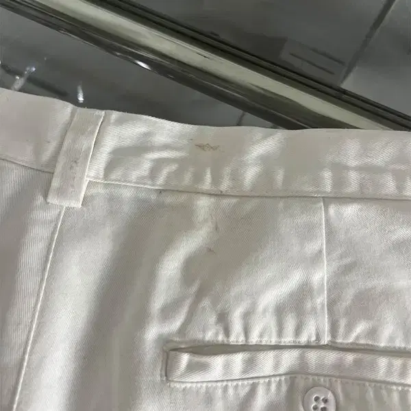 GAP white shorts