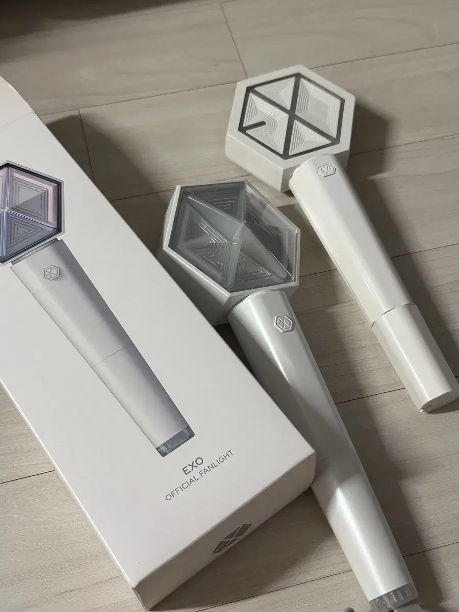 Doolidi Eridibong sell (EXO lightstick)