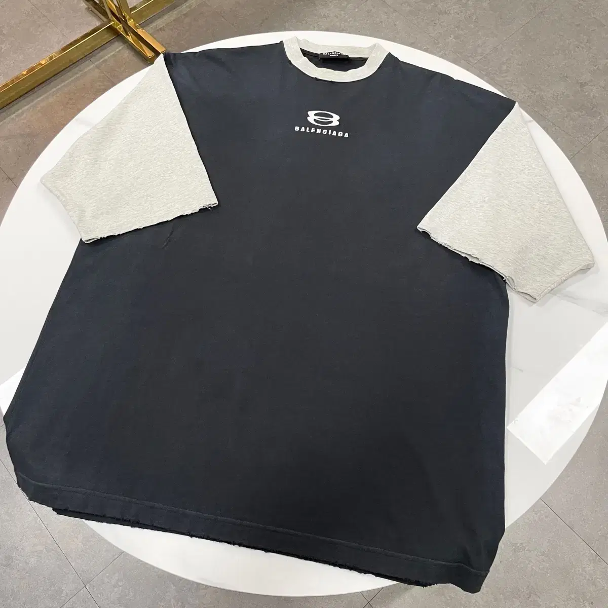 [Overfit L] Balenciaga Unity 3/4-sleeve T-shirt