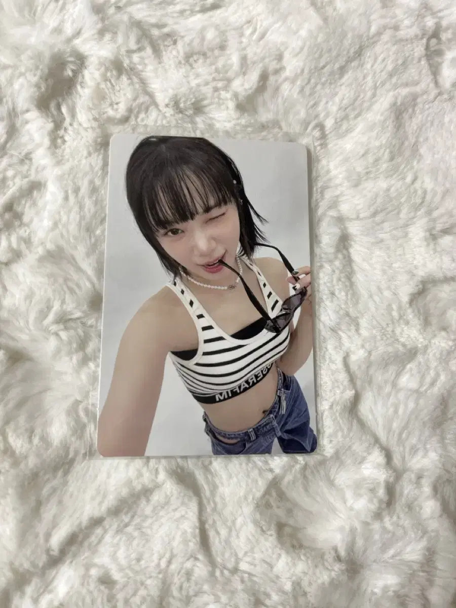 Le sserafim kim chaewon unforgiven alpho photocard