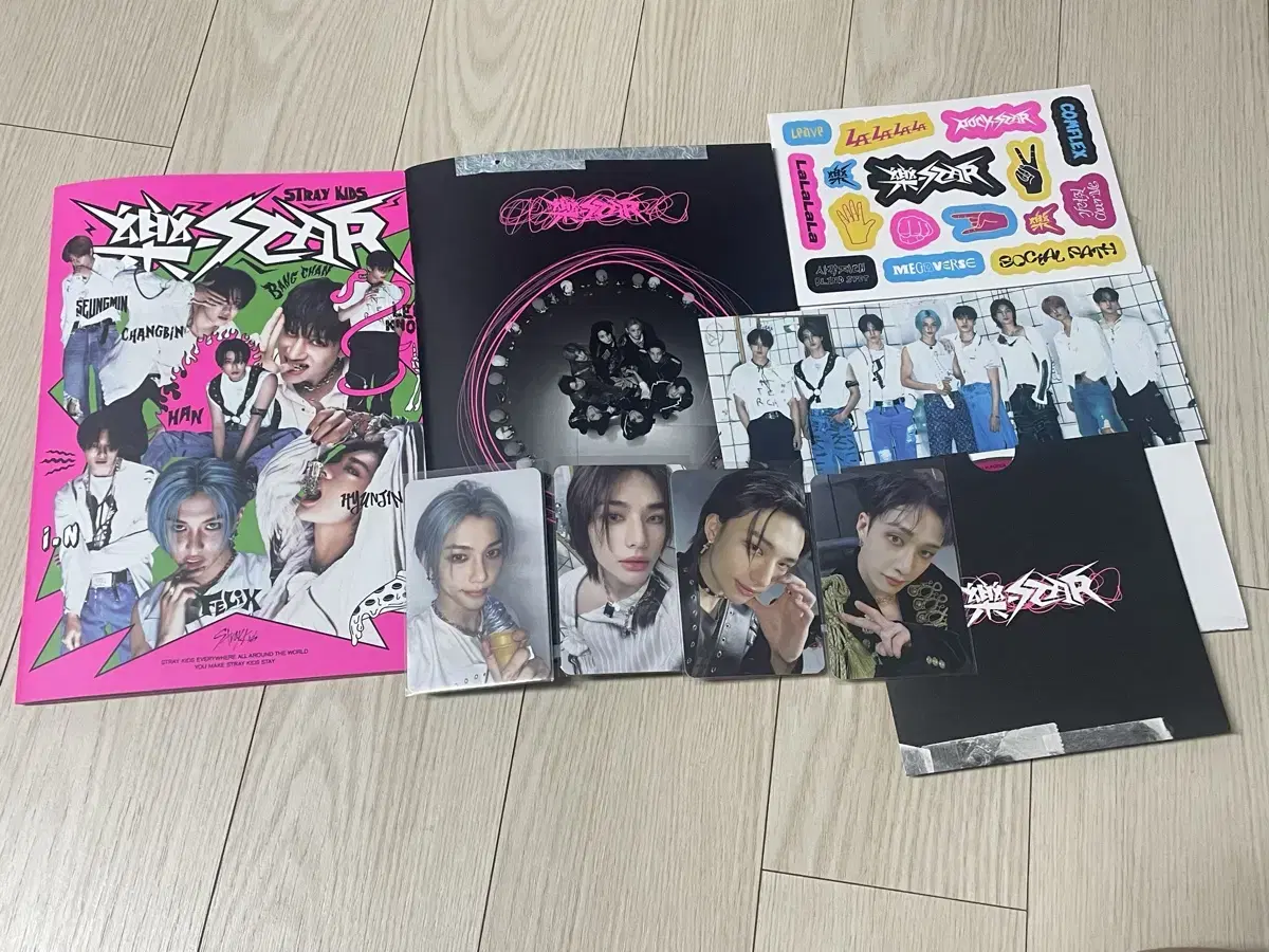 straykids skz rock album roll version unsealed hyunjin felix yongbok bang chan