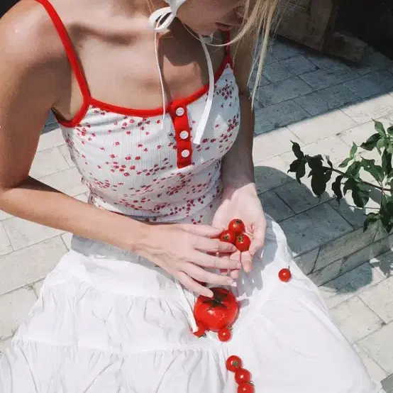 드라이로즈 ROSEBERRY BUTTON SLEEVELESS (RED)