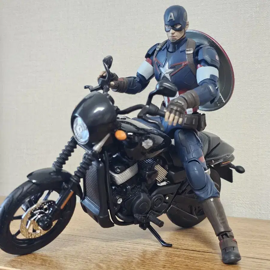 shf 캡틴아메리카 AOU 할리데이비슨 바이크 피규아츠 영화버젼 세트