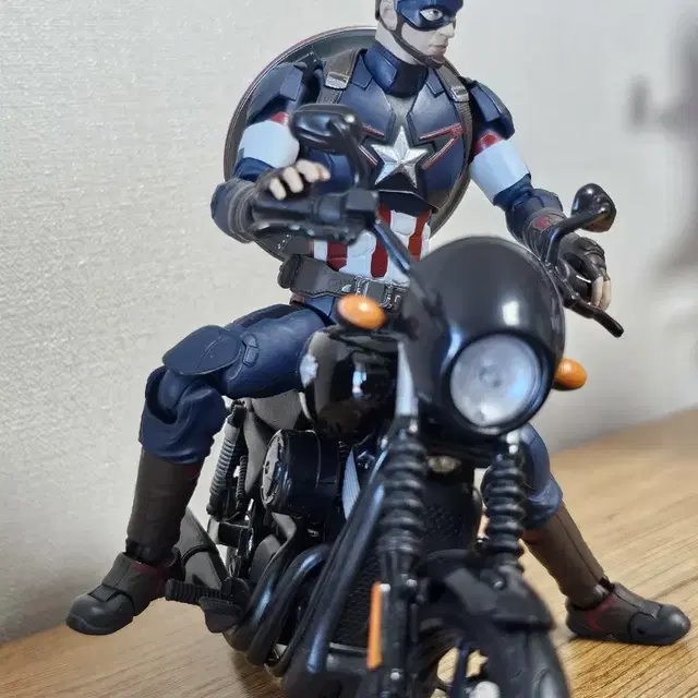 shf 캡틴아메리카 AOU 할리데이비슨 바이크 피규아츠 영화버젼 세트