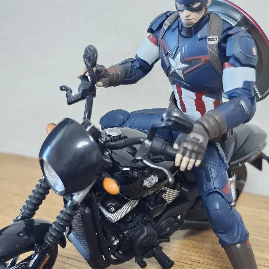 shf 캡틴아메리카 AOU 할리데이비슨 바이크 피규아츠 영화버젼 세트