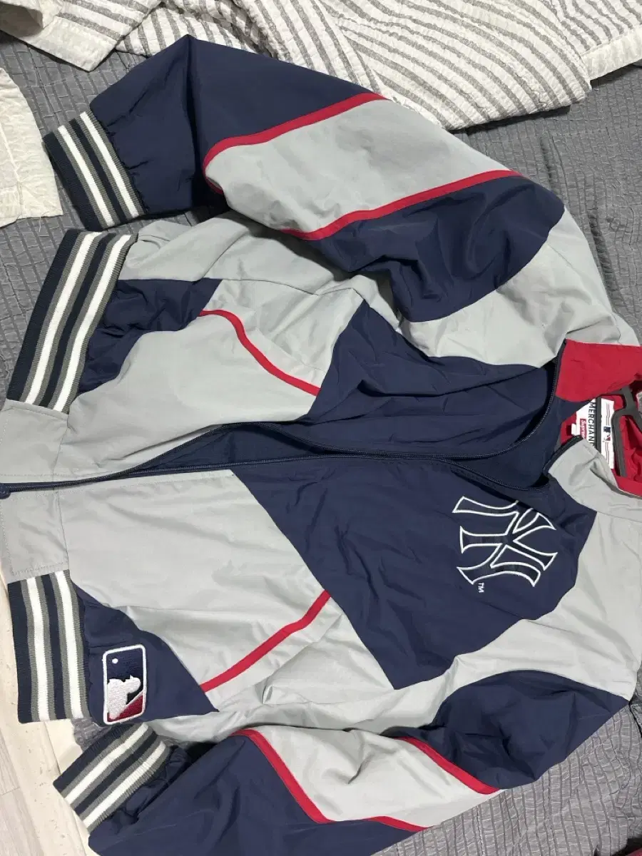 (zu diesem Zeitpunkt) Supreme Yankees jacket size L