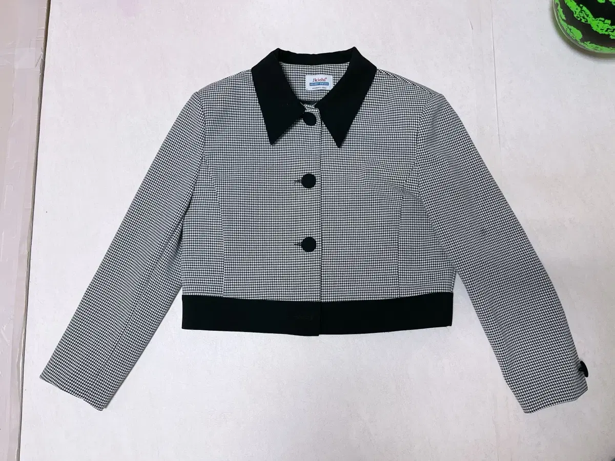 Trendy Women's Jacket (Guest Look, Formal Look)