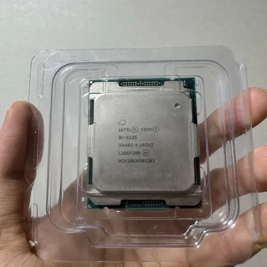 Xeon W2225