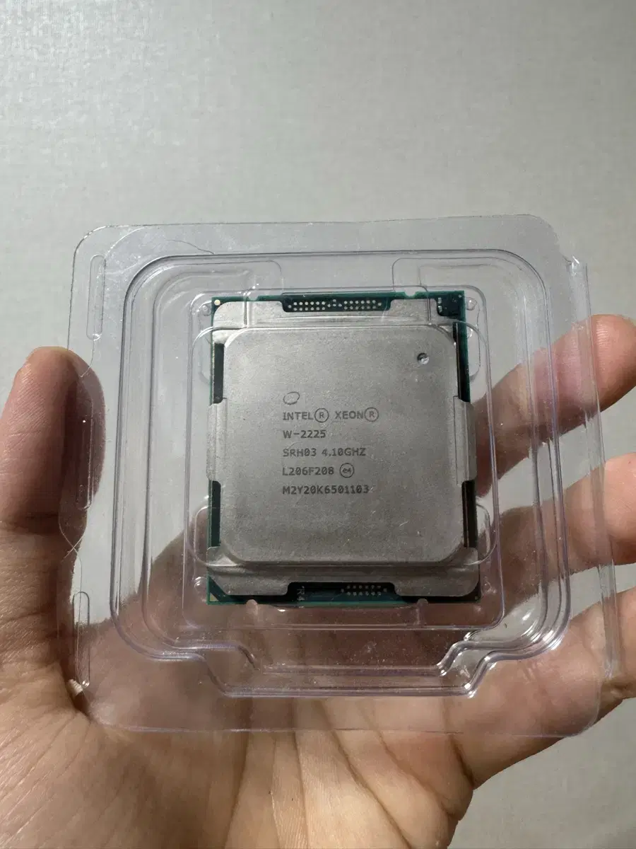 Xeon W2225