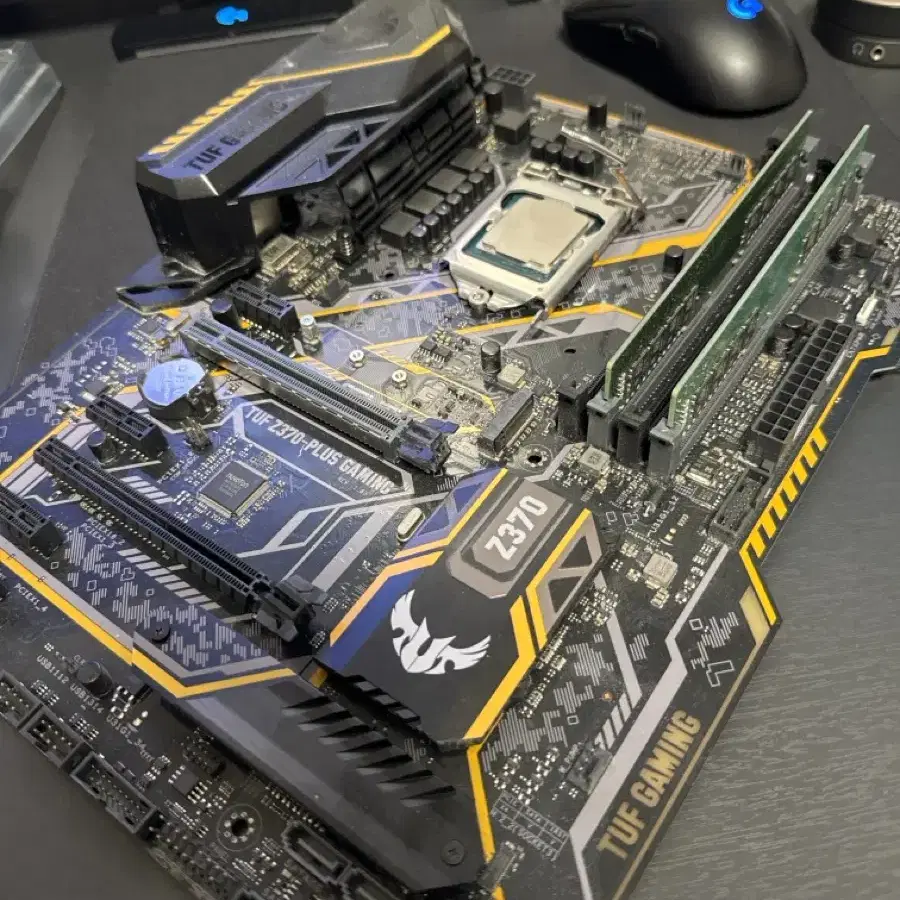 8700k Z370 32gb 세트로 판매합니다.