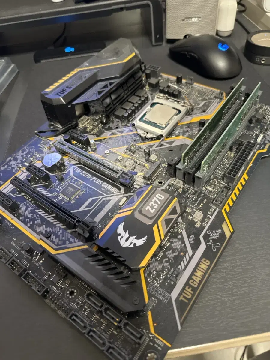 8700k Z370 32gb 세트로 판매합니다.