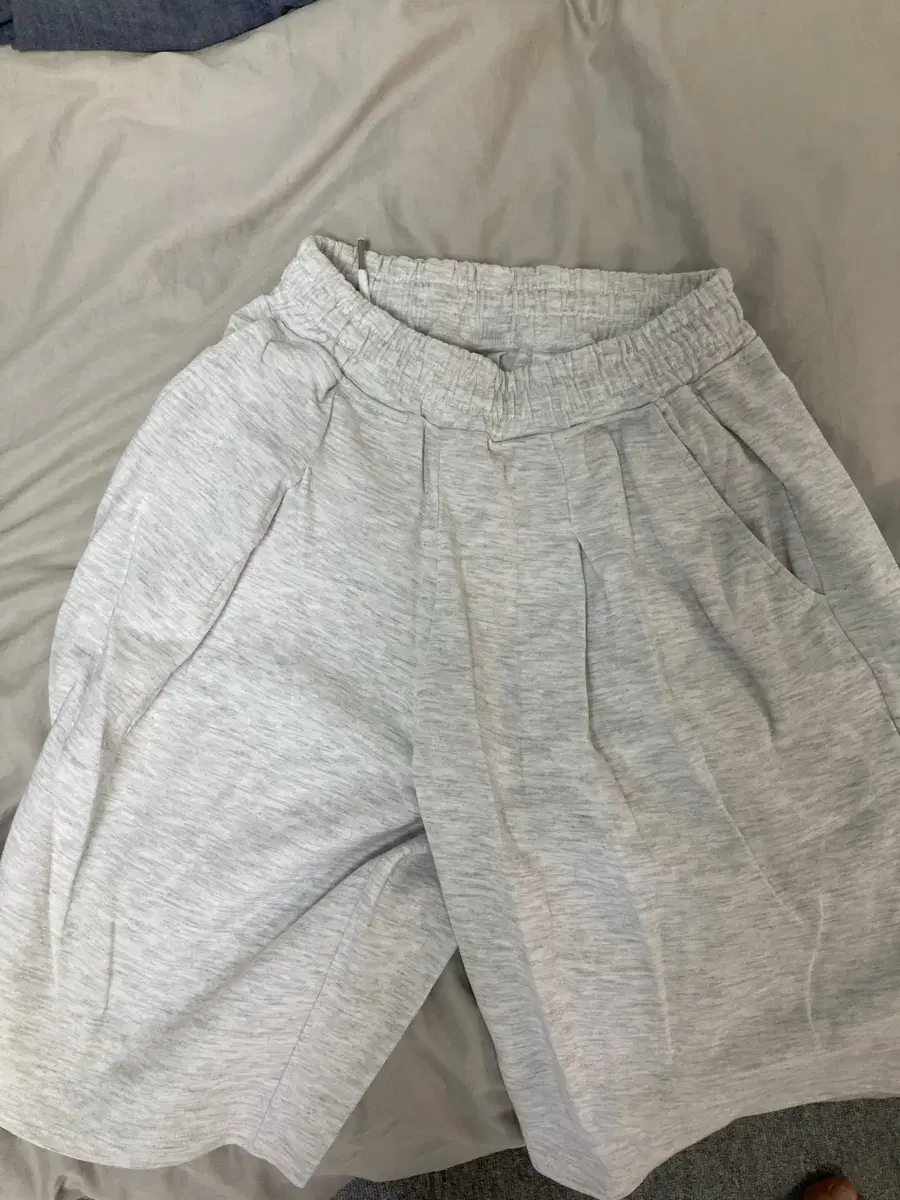 Zero Bermuda Pants