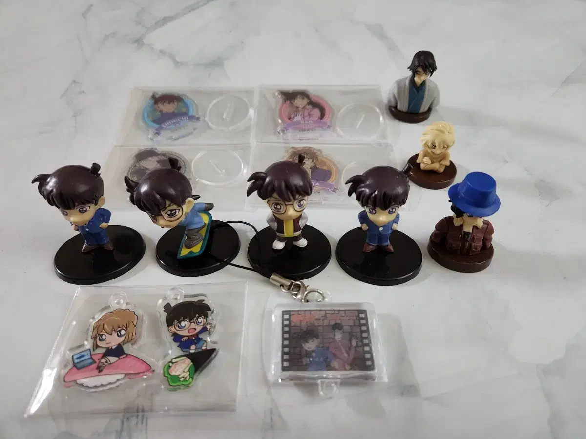 Detective Conan 1000 Won Shop Chocolate Egg Figures keyring acrylic stand Merchandise