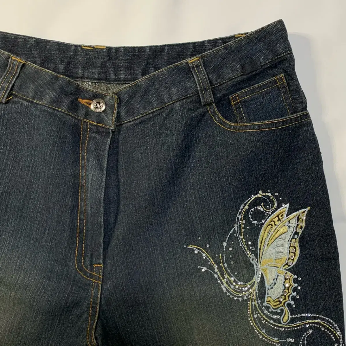 [31] ONE ACE Embroidered Bootcut Denim Pants