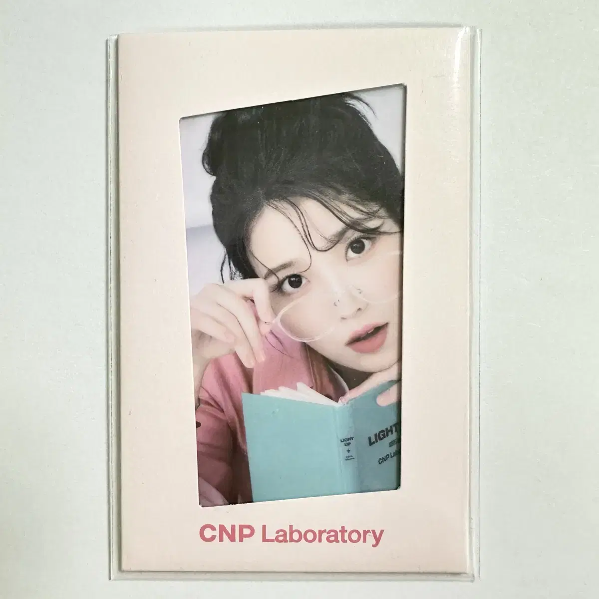 IU Cha Anbak Glasses Oil photocard Sells