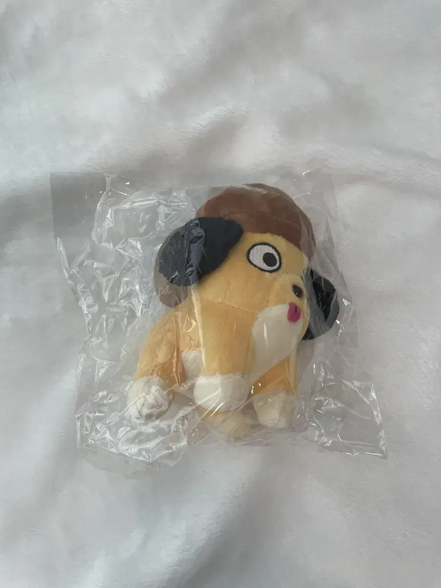 ISEGYE IDOL macedol gingberger shitpuppy doll keyring sells