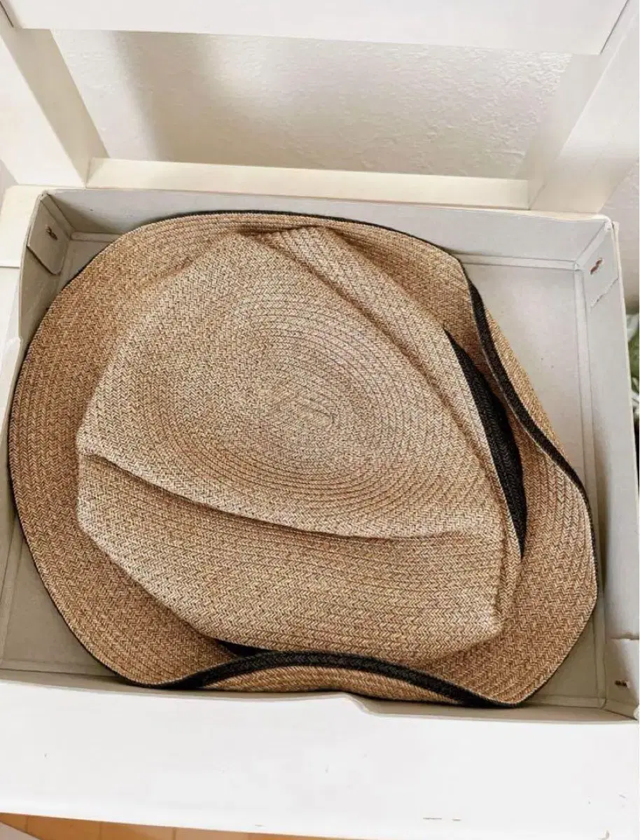 MATURE HA.MATUAHA BOXED HAT 4.5 cm