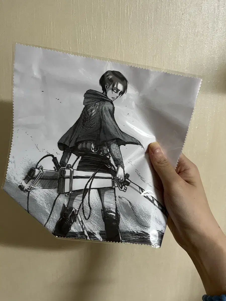 (Unsealed) Attack on Titan Levi Eyeglasses Cleaner