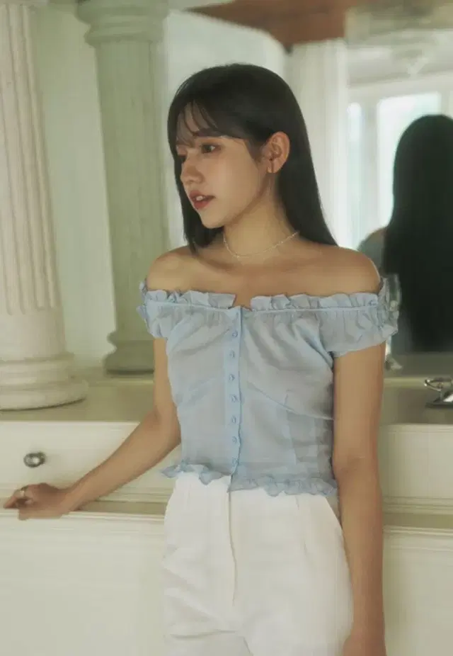 awit 어윗 MADELYN BLOUSE skyblue 새상품