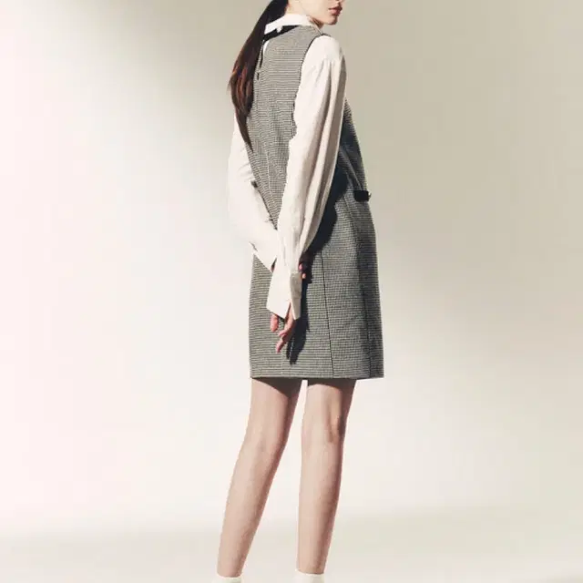 (이성경 착용) FRONTROW_Sleeveless Tweed Dress