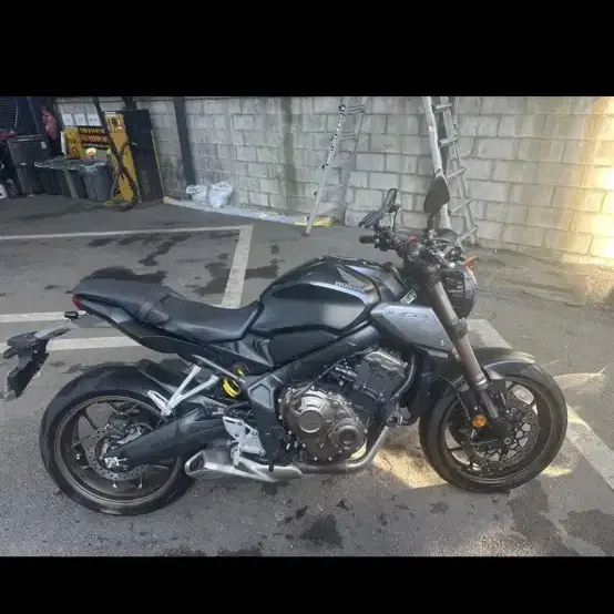 2021년 cb650r 맷블랙 판매(겨울지나면가격올림)