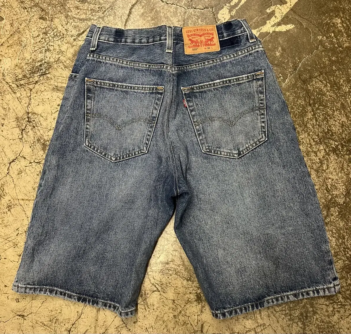 Levi's 569 Denim Bermuda Pants 32