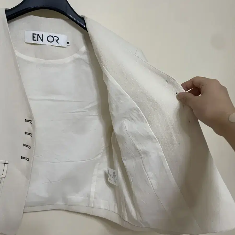 (이번주까지만)엔오르 SSTITCH CROP JACKET(CREAM,M)