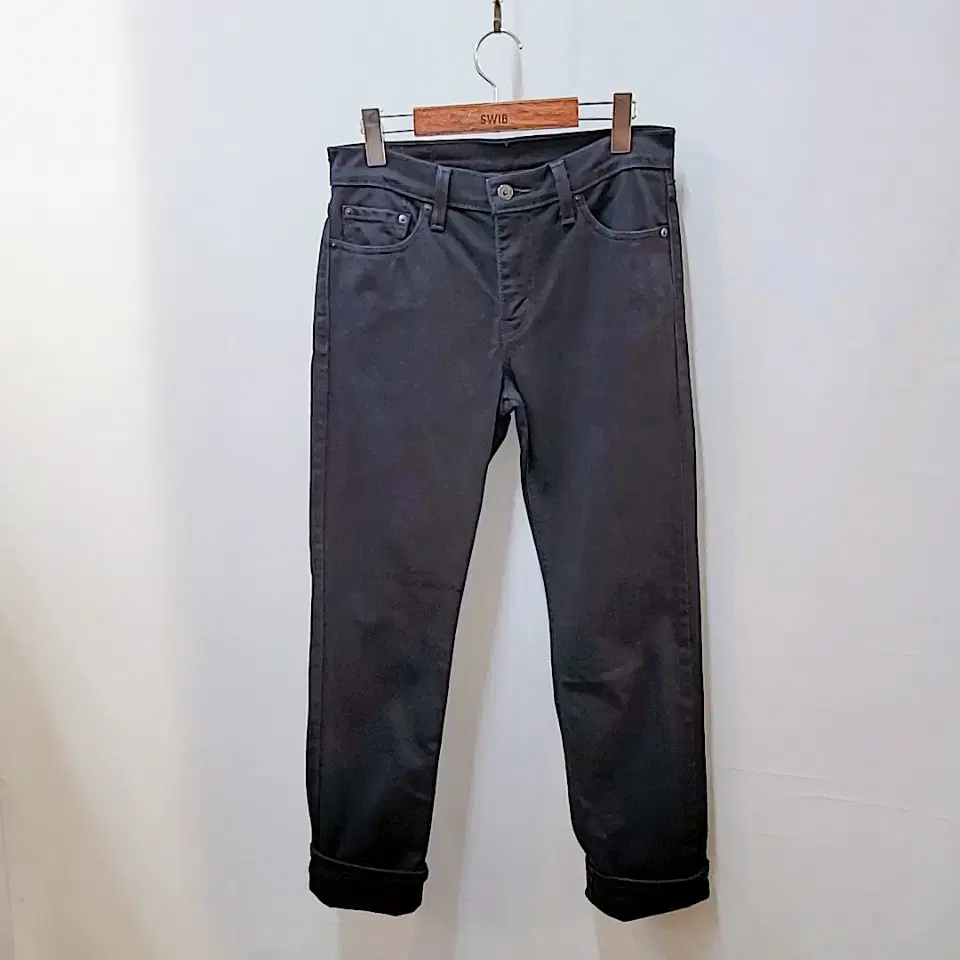 29-30) Levi's 511 Black Jin