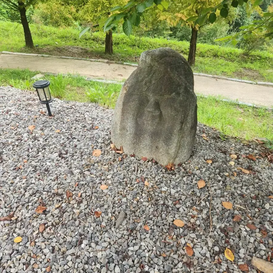 연자방아 테이블 야외테이블 돌탁자 장승 자연석 얼굴