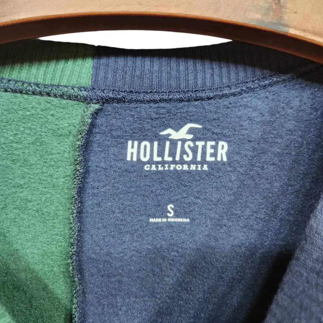 S/ HOLLISTER 홀리스터 크롭 기모 맨투맨 /22