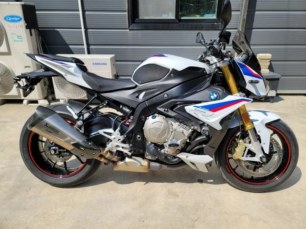 21년식 BMW S1000R 화이트 판매