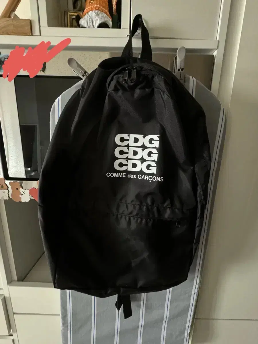 CDG 백팩 팝니다. 사용감 없는 제품