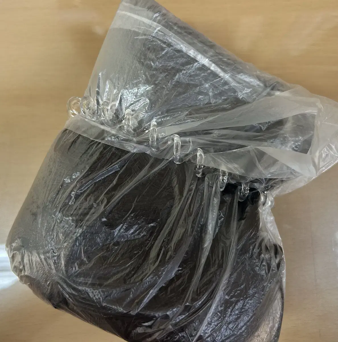 Quick sale 😭!) 16-inch hair extensions (one pack and a half)