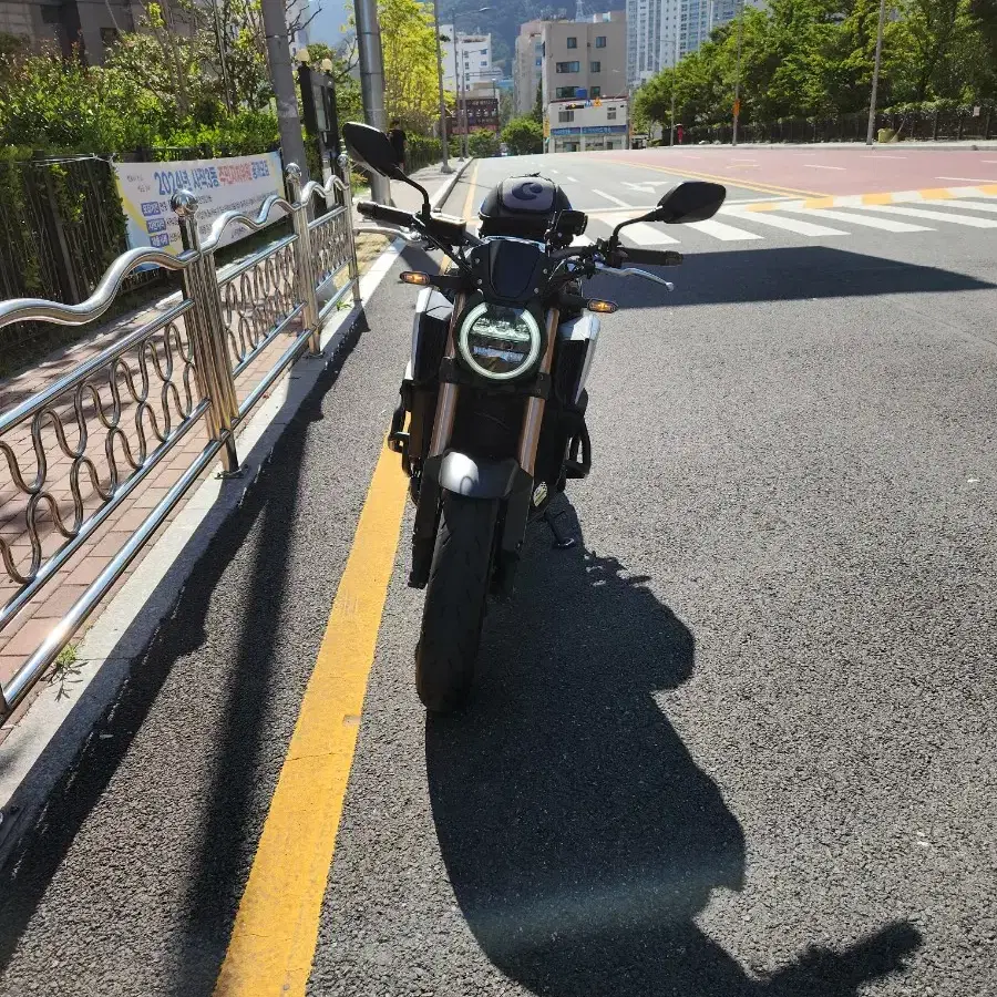 19년식 CB650RA 팝니다