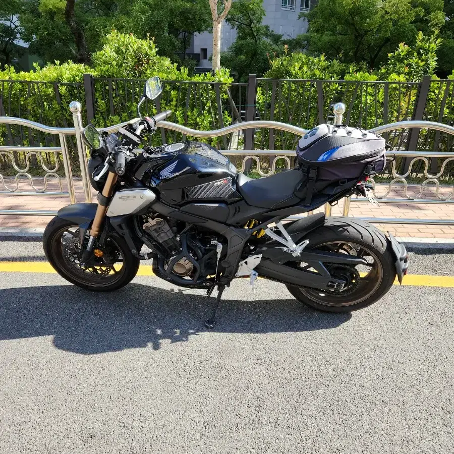 19년식 CB650RA 팝니다